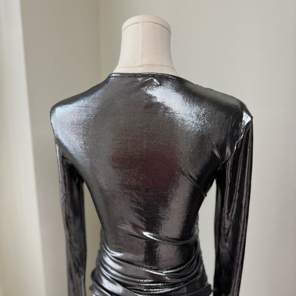 NWOT H&M Metallic Silver V Neck Long Sleeve Bodysuit Women’s Size Small - Picture 12 of 14